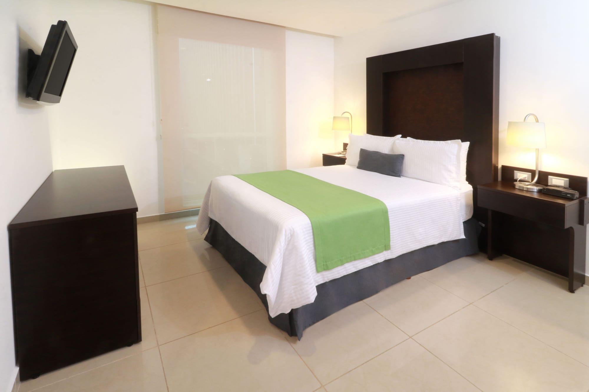 Wyndham Garden Guadalajara Acueducto Hotel Запопан Екстериор снимка