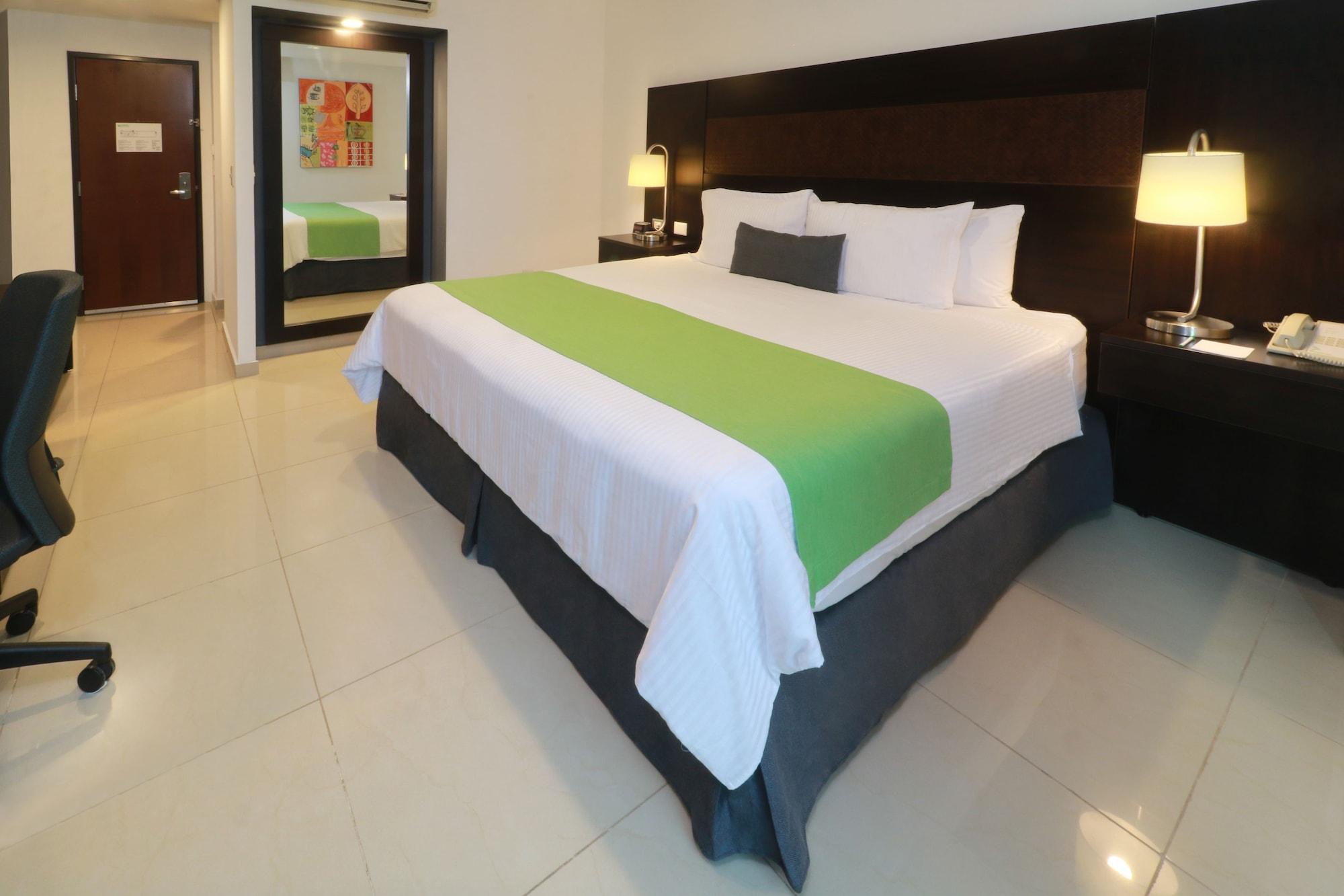 Wyndham Garden Guadalajara Acueducto Hotel Запопан Екстериор снимка