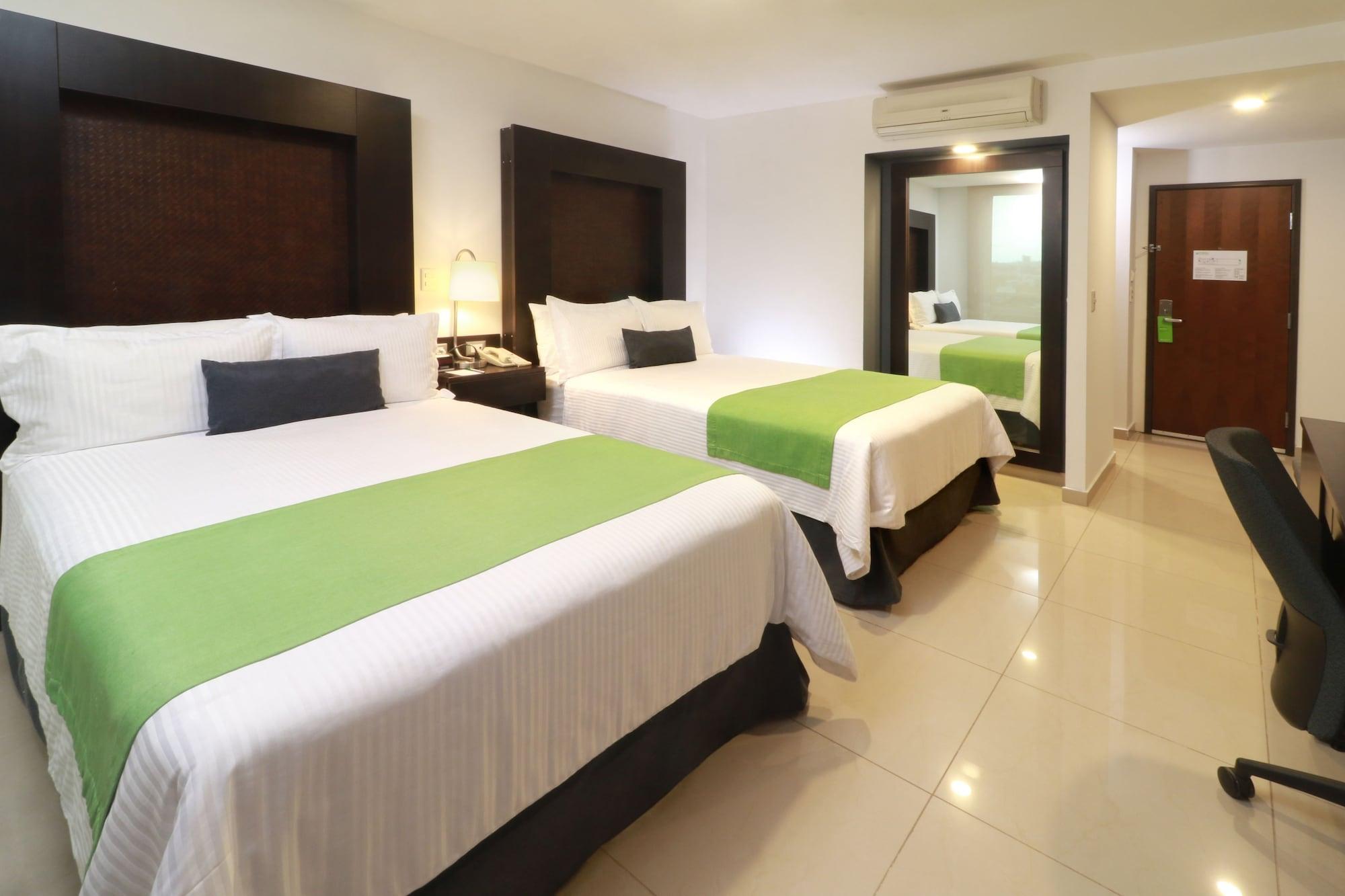 Wyndham Garden Guadalajara Acueducto Hotel Запопан Екстериор снимка