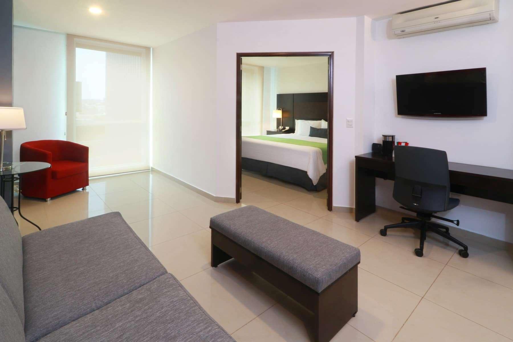 Wyndham Garden Guadalajara Acueducto Hotel Запопан Екстериор снимка