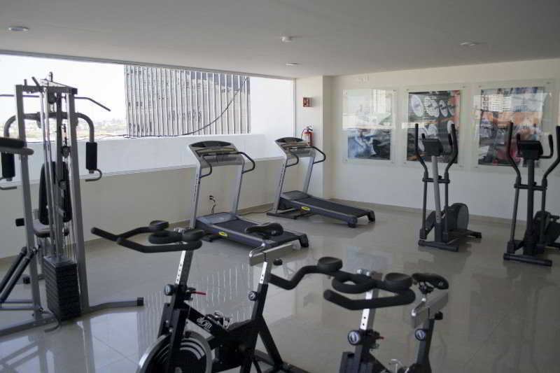 Wyndham Garden Guadalajara Acueducto Hotel Запопан Екстериор снимка
