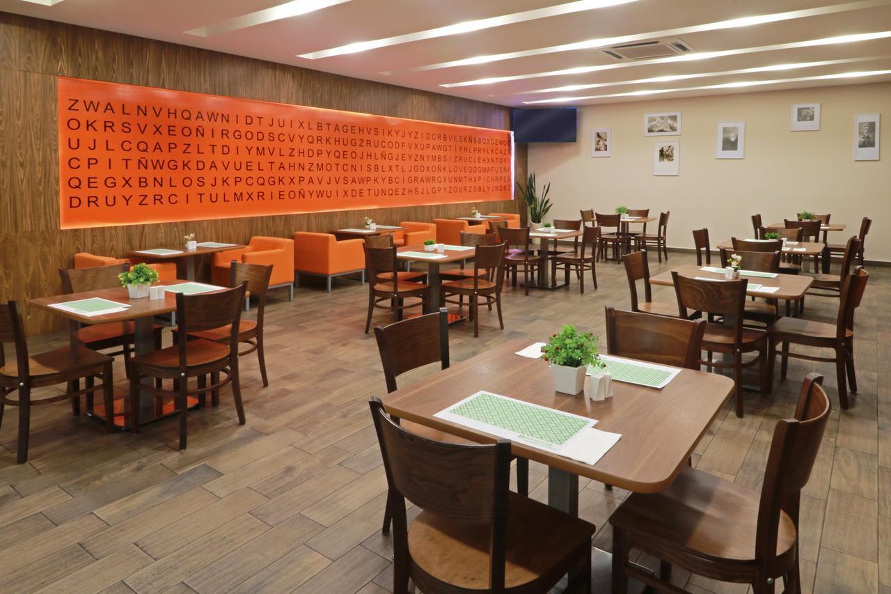 Wyndham Garden Guadalajara Acueducto Hotel Запопан Екстериор снимка