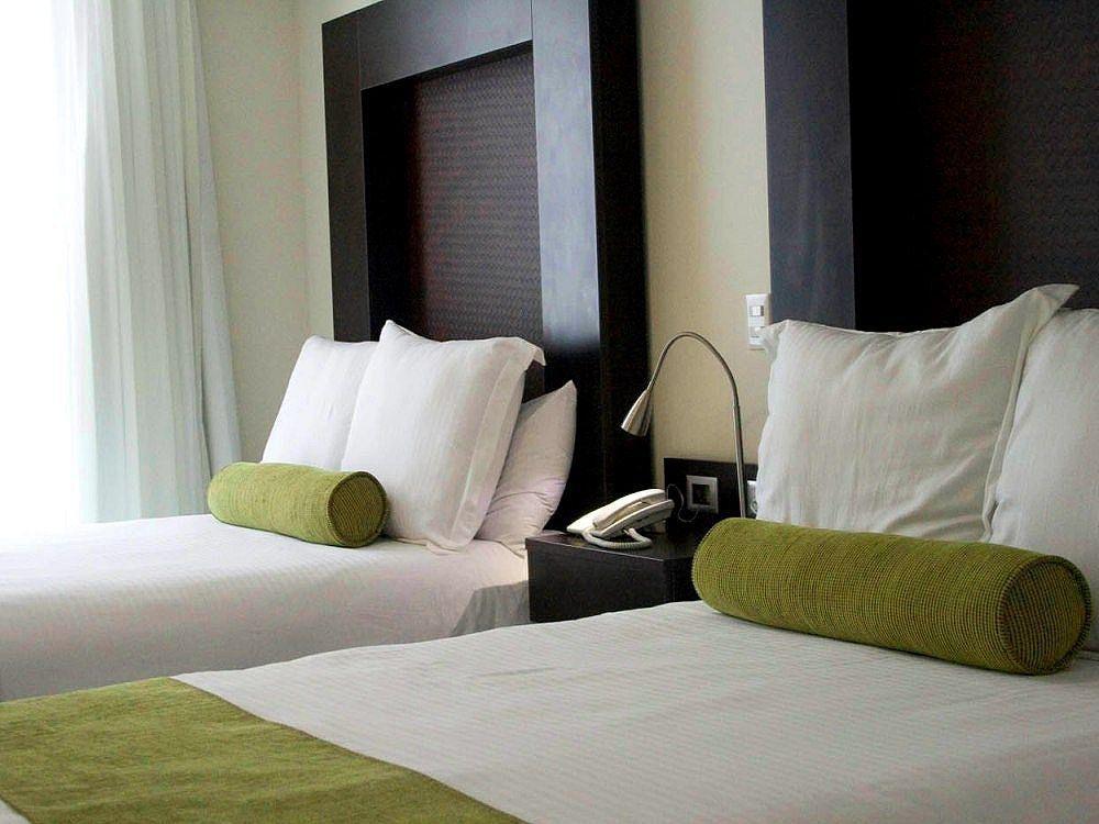 Wyndham Garden Guadalajara Acueducto Hotel Запопан Екстериор снимка