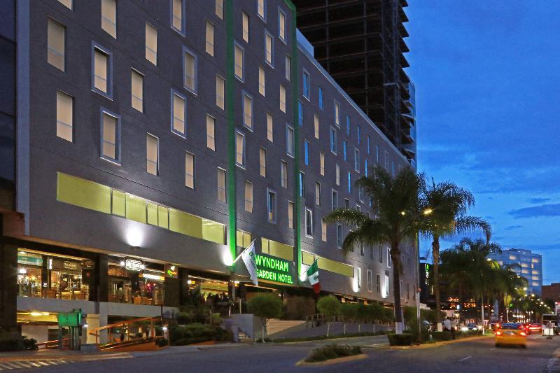 Wyndham Garden Guadalajara Acueducto Hotel Запопан Екстериор снимка